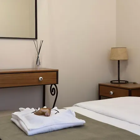 Rocha Do Sol 59b - Ensuite With Balcony View Canhas