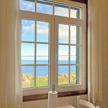 Rocha Do Sol 59b - Ensuite With Balcony View Canhas